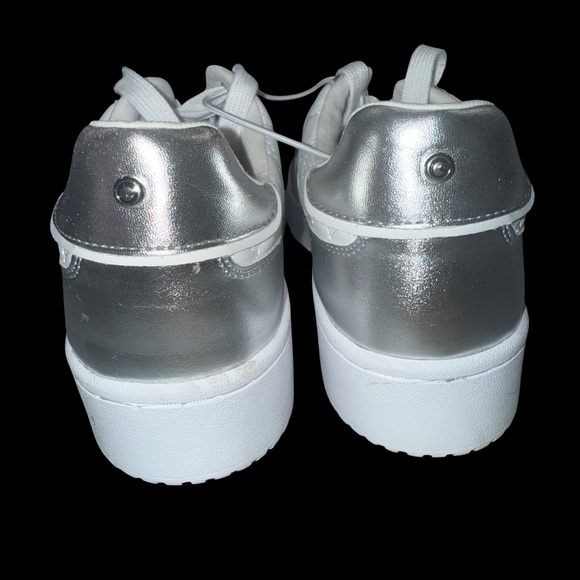 GUESS Women's Casual Sneakers Shoes Size 10 White/Silver/Metallic Silver - Picture 4 of 5